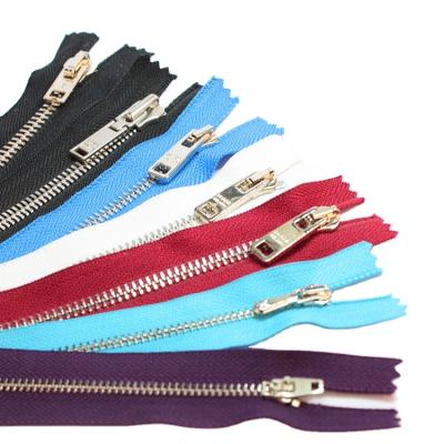 China Hot Selling 3# 5# 7# Open End Custom Made Metal Zipper Smooth Teeth for Bags and Jacket for sale