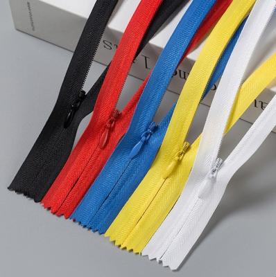 China Environmental Friendly Wholesale Custom Differ Color 3# 5# Magnetic Zipper Invisible Nylon Zipper Roll For Dress for sale