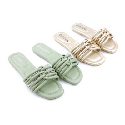 China CUSHIONING wholesale diamond chain glod sandals women slippers summer comfortable women sandals flat slip for women for sale