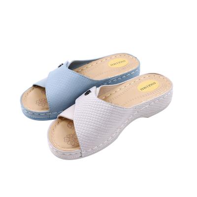 China CUSHIONING Round Head Hot Selling Thick Sole Other PU One-Slip Women Slippers Platform Slide Leather Ladies Slippers Sandals for sale