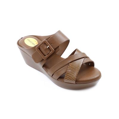 China 2022 Outlet Factory Factory Wedges Women PU Toe Sandals Ladies Soft Brown Platform Single Round Anti-Slippery Leather Slippers for sale