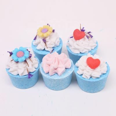 China Wholesale Natural Hotel Spa Home Spa Body Care Relaxing Moisturizing Fizzy Bath Bombs With Toys T Christmas Organic Gift Cup Cake Bath Bomb for sale