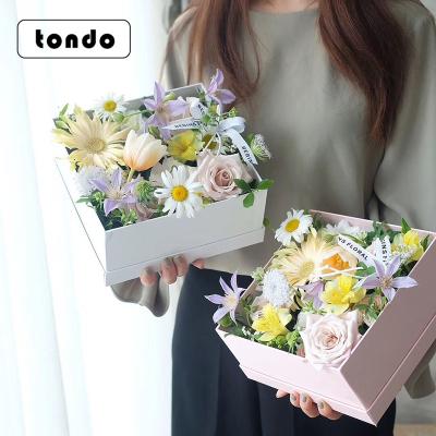 China Handmade Wholesale Korean Tondo Plain Color Square Flower Bouquet Box For Gift for sale