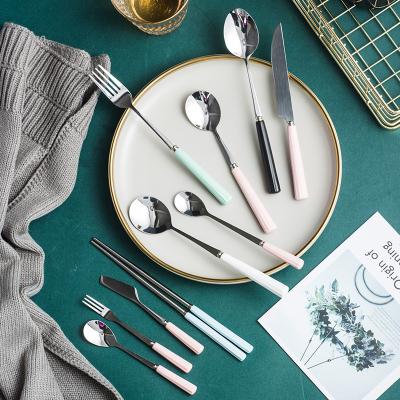 China CHINA OEM FACTORY Stainless Steel Cutlery Solid Color Porcelain Western Hotel Handle Viable High Grade Wire Dinnerware Set for sale