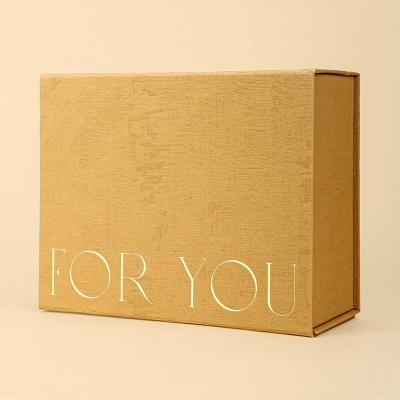 China Caja de regalo de cartón rígido tapa y caja base de dos piezas caja de papel de embalaje personalizado en venta