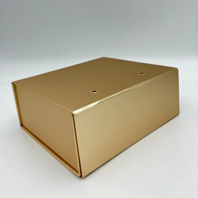 China Caja de papel plegable personalizada de fábrica Caja de regalo para ropa/bolsa Caja magnética en venta