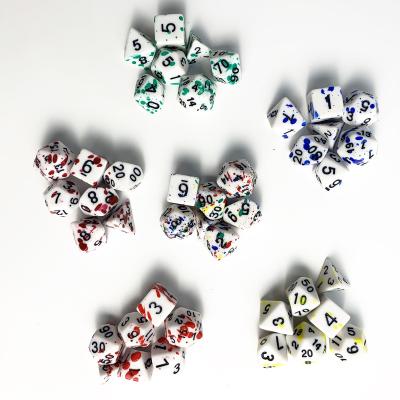 China 7 Pcs Per Set Bloody Dies White With Paint Dot 7pcs Per Set PMMA DND TRPG Set Plastic Die Cuts for sale