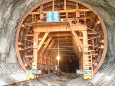 China Hoge Lading die het automatische hydraulische Systeem van de Tunnelbekisting voor Tunnel van de Windscherm de Open Besnoeiing dragen Te koop