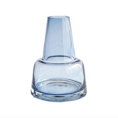 China Fashionable CLASSIC Creative Colored Glass Vase High Quality Glass Flower Vase for sale