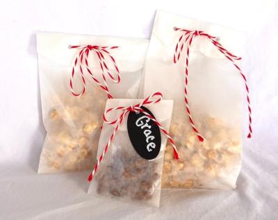 China Bio-degradable Food Custom Bag Glassine Kraft Cookies Candy Stripe French Fries Popcorn Packaging Paper Bag for sale