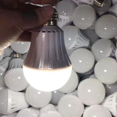 China Popular residential e27 b22 5w 7w 9w 12w 15w emergency light bulb for sale