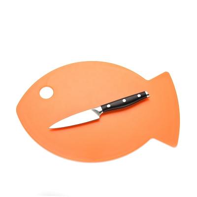 China Best Shaped Viable Cute Fish Cutting Kitchen Plastic Cutting Boards for sale