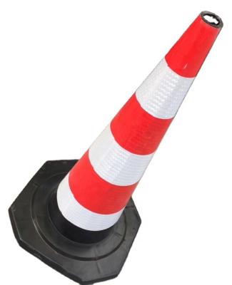 China New Style Durable 36inch 90cm Rubberized Material Road Warning Signal Roadside Safety Durable Traffic Cone With Reflectors for sale