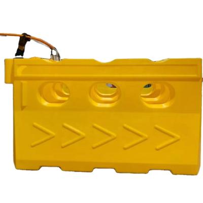 China Highly Visible Plastic Road Safety Jersey Water Filled Roto-Mount Barriers For Sale for sale