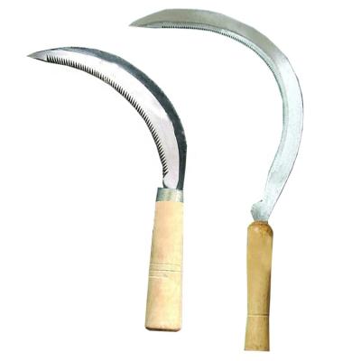 China Unrated Agricultural Garden Tools Sickle Cultivating Cutting Tools Grass Tooth Steel Sickle With Wooden Handle en venta