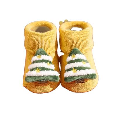 China New Design QUICK DRY Colorful Red Kids Socks Autumn Winter Box Baby Gift Set Baby Socks Christmas Socks for sale