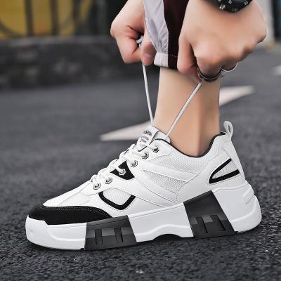 Cina China Wholesale Customized Men's Fashion Sneakers Athletic Shoes Running Sport Shoes Lightweight in vendita