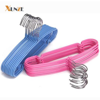 China Space Saving XunZe Wholesale Cheap Price Colorful PVC Coated Wire Metal Kids Clothes Hanger Kids for sale