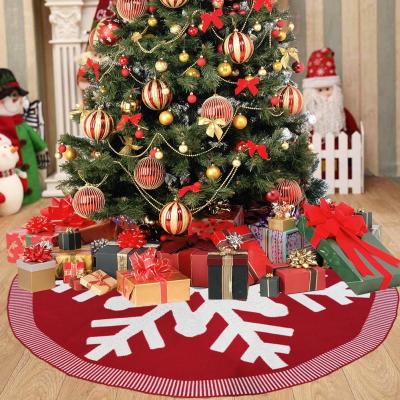 China Acrylic Classic Knit Acrylic Snowflake Tree Skirt For Christmas Home Decorations for sale