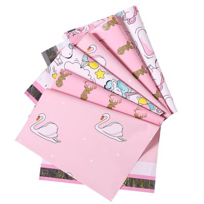 中国 Custom Clothing Poly Shipping Bags Pink Mailing Bag Colored Personalised Mailing Bags 販売のため