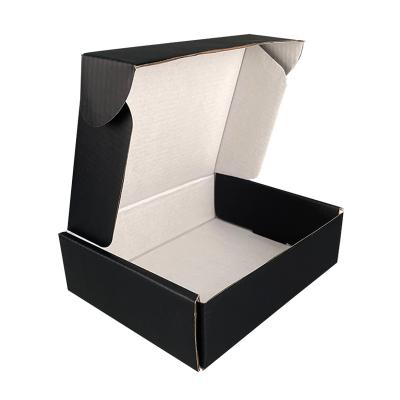 中国 Recycled Packaging Materials 6x6x2 Black Shipping Cardboard Box White Corrugated Carrying Box 販売のため