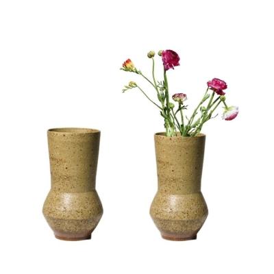 China Arttangent Handmade Flower Vase Good Quality Ceramic Porcelain Vase Eco-friendly For Wedding Party for sale