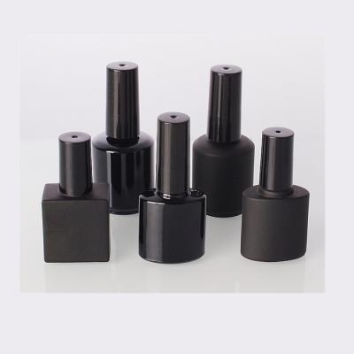 China Schwarzes Runden-Quadrat-fertigen weiße Nagellack-Flasche 7ml ODM verschiedene Farben bürsten besonders an zu verkaufen