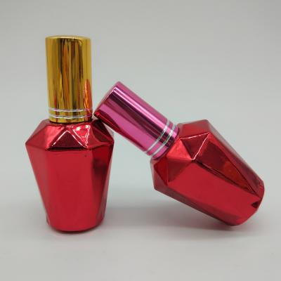 Chine Bouteille rouge minuscule plaquée en verre du conteneur 7ml 8ml de bouteille de vernis à ongles à vendre