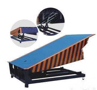 China Custom Stationary Hydraulic Dock Leveler , Warehouse Dock Ramps DCQ8-0.7 for sale