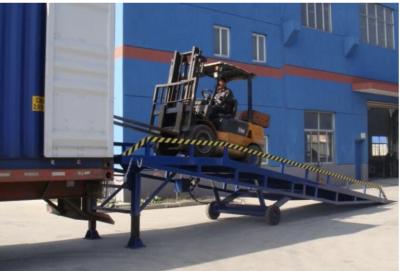 China CE-goedgekeurde DCQY6-0.5 Mobile Dock Leveler Laadcapaciteit 6000kg Lengte 7m Te koop