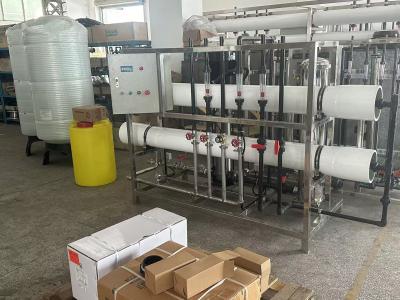 China Sistema de osmose reversa comercial de aço inoxidável / PVC de 5000 ppm para água municipal ou de poço à venda