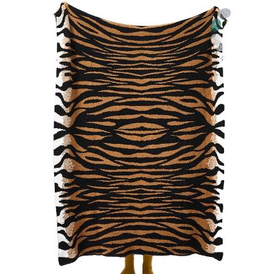 China To Keep Warm Suitable For All Seasons Fashion Tiger Patterned 100% Polyester Designer Soft Blanket for sale