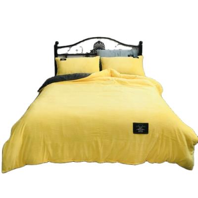 China Soft 100% Polyester Nondisposable And Skin-Friendly Yellow Suit Of Four-peice Sheet Bedding for sale