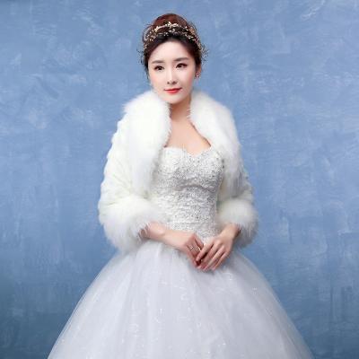 China White Faux Fur Bridal Jackets 2018 Long Sleeves Wedding Jacket For Winter Coat Bridal falsa r B Warm Fuolero Mariage estolas de piel de Faux for sale