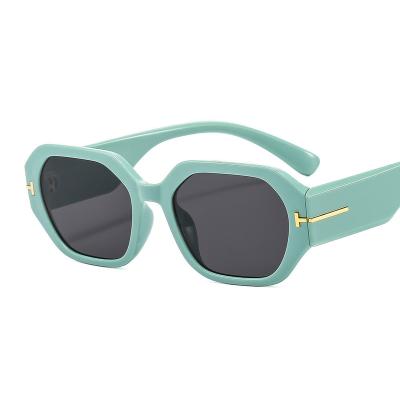 China 2022 Dropshipping PC Rectangle Women Sunglasses Fashion Small Frame Retro Unisex Sunglasses High Quality Wholesale Fashion Small for sale