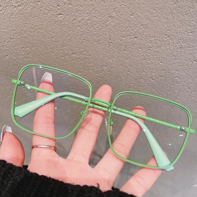 China 2022 100% UV Europe and America new style fashionable clear glass glasses 400 shape commercial cool square frame glasses for sale