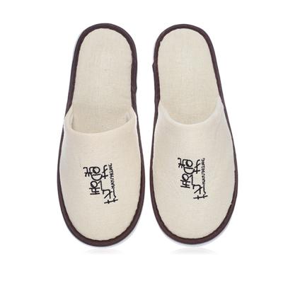 China Non Slip Personalized Disposable Pedicure Wedding Slippers For Guests for sale