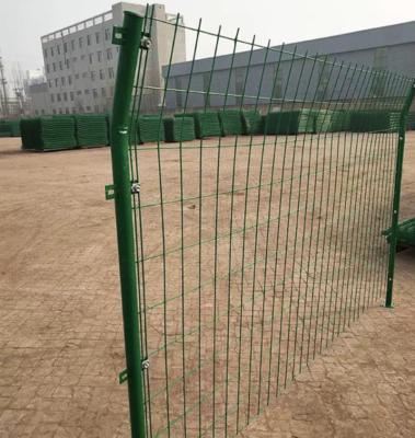 China Metal Frame Easily Assembled Hardware Wire Mesh Fence 3D Curved Welded Wire Mesh Garden Farm Fence for sale