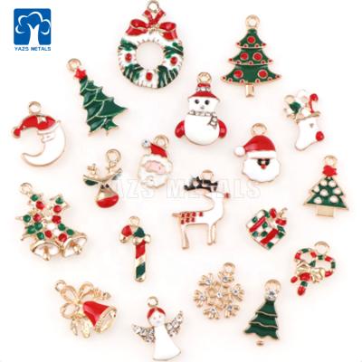 China Bulk Cheap Miscellaneous Cheap Cute Tree Europe Christmas Christmas Metal Decoration Items Household Gift Items With Necklace Chain For Kids for sale