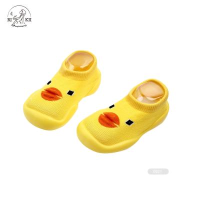 China JD- I069 QUICK DRY baby sock shoe baby thongs baby bottom rubber baby socks for sale