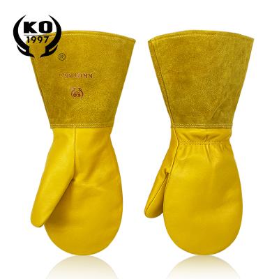 China Factory direct traditional kitchen long barbecue oven gloves household baking gloves for sale