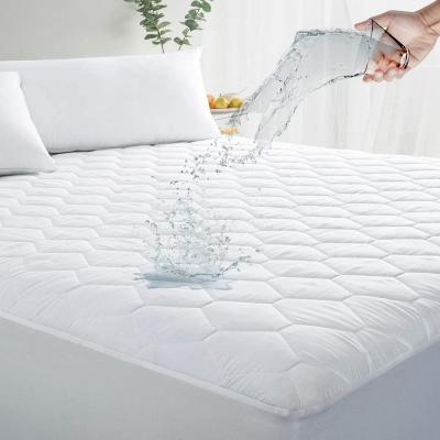 China Ultra Soft Air Cooling 3D Fabric Waterproof Queen Size Fitted Quilted Waterproof Mattress Cover for sale