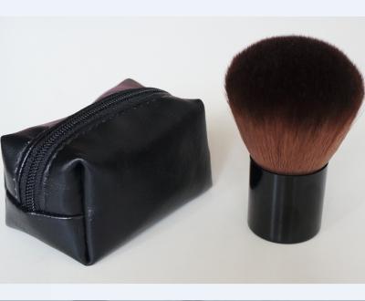 China Portable Flat Brush Basic Hair Kabuki Synthetic Makeup Brush for sale