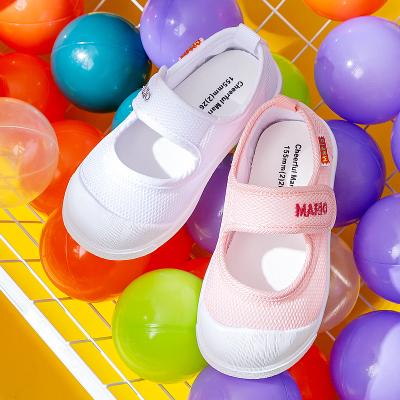 China Anti-skid Classic Love Embroidered Baby Shoes With Soft Soles Toddler Shoes With Soft Baby Princess Shoes for sale