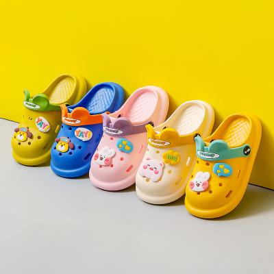 China Lightweight Cheerful Mario Kids Slippers Baby Boy Girl Shoes Comfortable Summer Kids Outdoor Shoes for sale