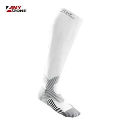 China Breathable Gradient 20-30 mmHg Sport Compression Sports Socks For Grip Sports Socks for sale