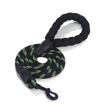 China 5FT Stocked Strong Dog Leash With Comfortable Padded Handle Dog Leash Reflective For Small Medium And Large Dogs for sale