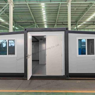 Cina Casa container espandibile a doppio ala prefabbricata con diverse opzioni di layout, facile installazione, trasporto e trasferimento in vendita