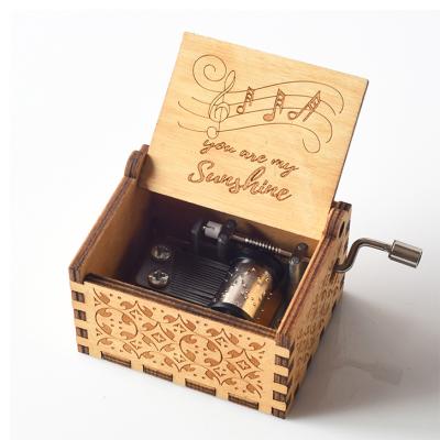 China 2020 New Arrival High Quality Hot Selling Hand Crank Wooden Music Box Handmade for sale