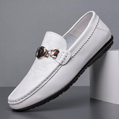 China Fashion trend casual stylish universal breathable portable men's flat loafers flat men leather shoes loafer for sale